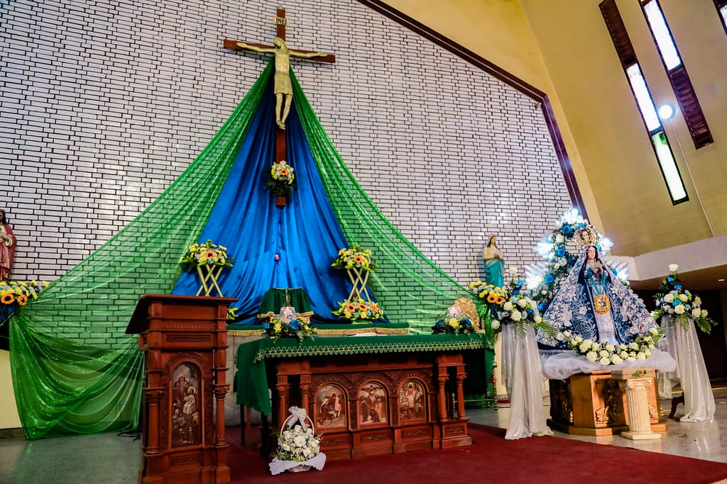 🌹 Armonía de Fuerza, fe y devoción: Nuestra Experiencia Floral con la Hermandad Negritos El Buen Pastor portada